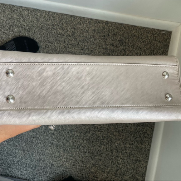 SALVATORE FERRAGAMO Gancini shoulder bag leather pink beige series silver (J) - Picture 3 of 9